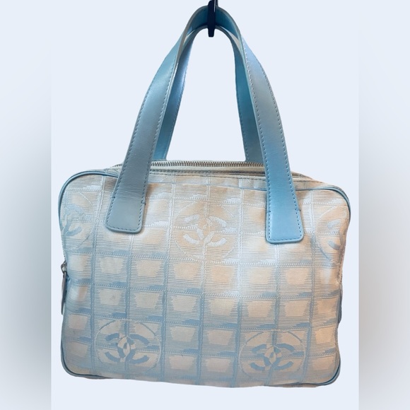 259 Chanel CC Travel Line Bag (w/ Strap & Orig. Auth. Card) - Picture 2 of 9